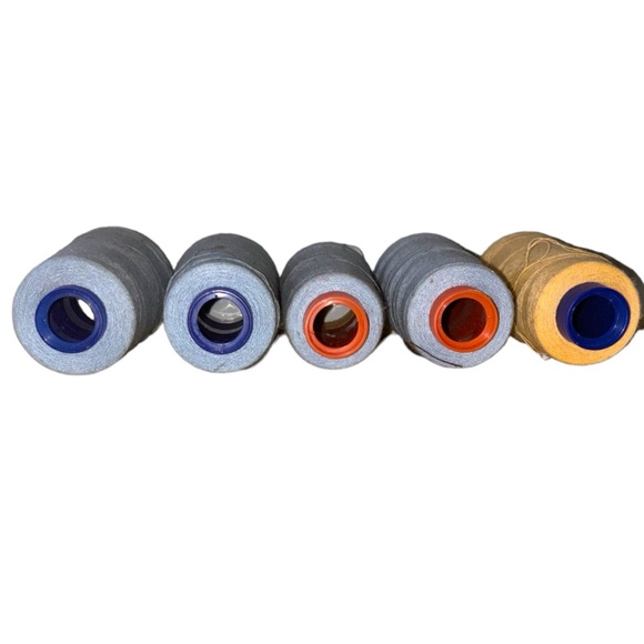 Bundle Of Yarn And Thread - Picture 13 of 16